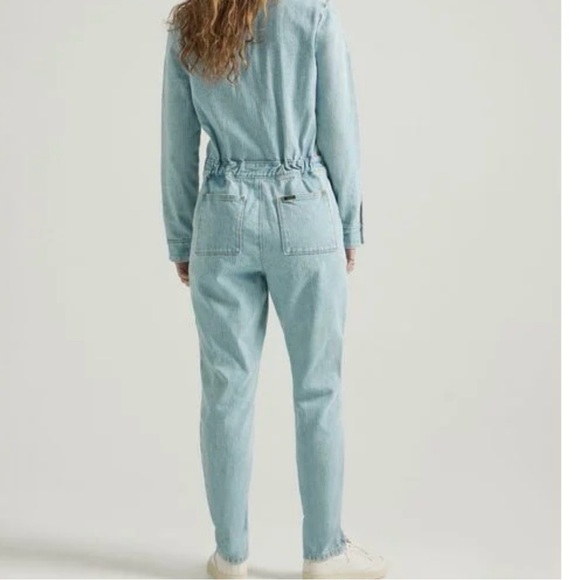 Chic Light Blue Denim Jumpsuit - Picture 2 of 7
